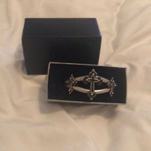 Montana Silversmith Cross bangle bracelet